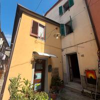 100 mq in ristrutturazione Ortonovo