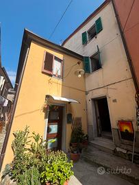 100 mq in ristrutturazione Ortonovo