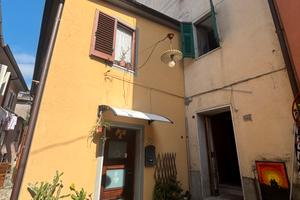 100 mq in ristrutturazione Ortonovo