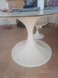 Tavolo anni 70 stile Ero Saarinen tulip