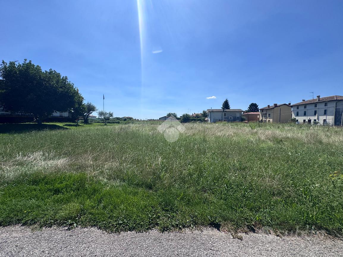 TER. RESIDENZIALE A PAGNACCO - Vista 5
