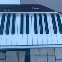 Piano Casio con tasti pesati