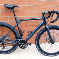 Bici Gravel GT grade