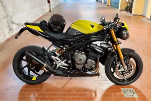 Triumph Speed Triple 1200 RX limited edition