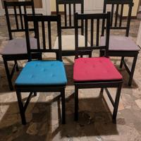 Sedie nere ikea in legno  con cuscino 