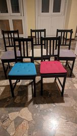 Sedie nere ikea in legno  con cuscino 