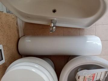 Tris sanitari: water,bidet e lavandino