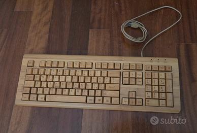 tastiera per computer in legno