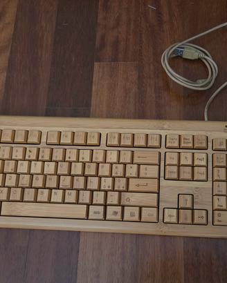 tastiera per computer in legno