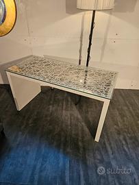 Tavolo Design in ferro bianco e vetro