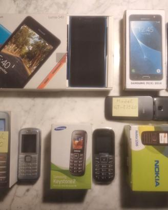 6 telefonini vintage, per collezionisti o anziani