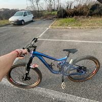 Mtb enduro giant reign carbonio