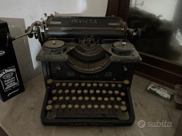 macchina da scrivere antica non funzionante