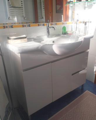 Mobile per bagno bianco