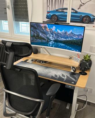 Scrivania regolabile, Sedia, Monitor Curvo (Setup)