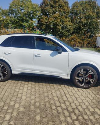 Audi Q3 F3 2.0 45 TFSI IdentityBlack 245CV quattro