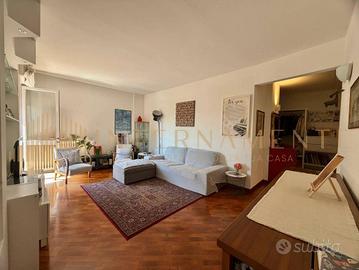 Attico / Mansarda di 227 m² con più di 5 locali e 