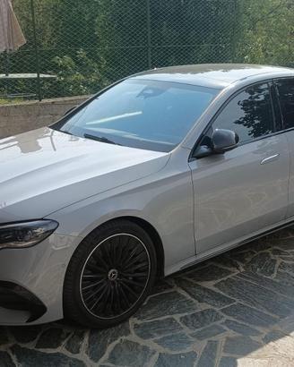 Mercedes-Benz Classe E- 220 d 4 Matic
