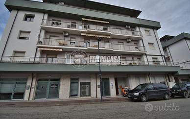 Appartamento con 2 camere, box privato e terrazzo