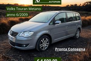 Volkswagen Touran 2.0 Highline Ecofuel 7 POSTI