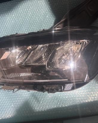 Faro SX LED Peugeot 208 II / 2008 II 9855524680