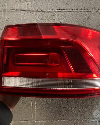 Fanale posteriore volkswagen touran 2019