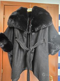 Mantella scamosciata con finta pelliccia