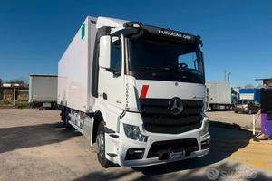 Actros 2545 e6 cassa frigo 8.65 t carne frc 06-26