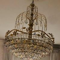 Lampadario  con cristalli pendenti