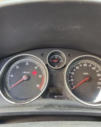 Quadro strumenti OPEL ZAFIRA 1910cc CDI del 2007