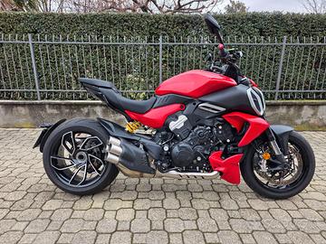 Ducati DIAVEL v4