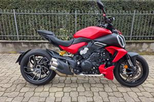 Ducati DIAVEL v4
