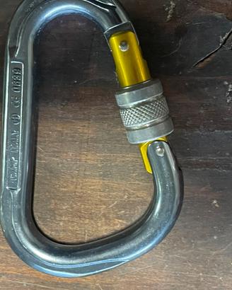 Moschettoni  materiali da scalare