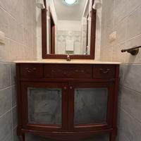 Mobile bagno con specchio e lampade applique