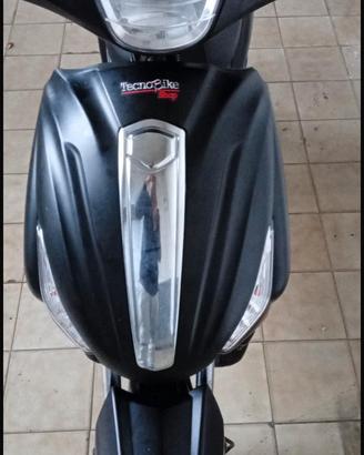 bicicletta scooter elettrico  2 sono 