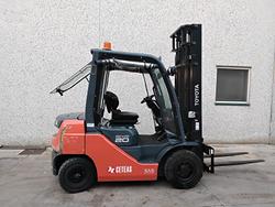 Carrello elevatore diesel marca Toyota 2000kg