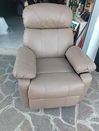 Poltrona reclinabile 