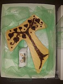 Croce Tao in legno completamente fatta a mano
