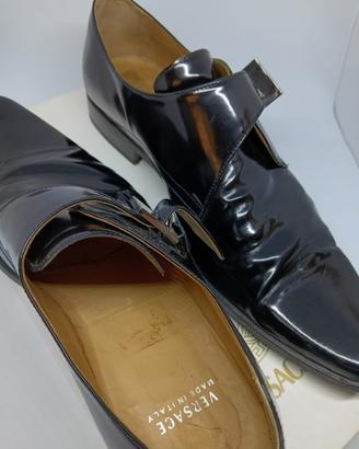Scarpe eleganti nere Versace