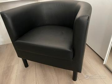 Poltrona eco pelle nera