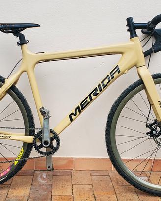 gravel carbonio bici da città