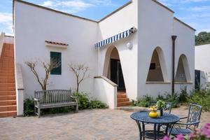 Villa con giardino e terrazzo a 300 metri dal mare