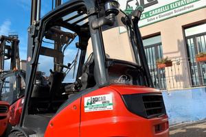 Carrello elevatore diesel marca Linde Modello H18D
