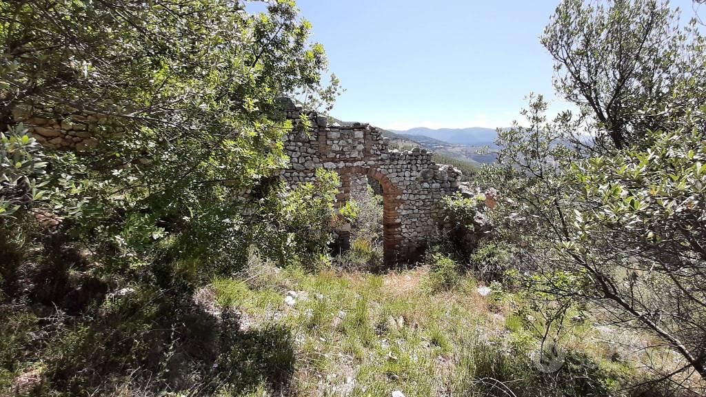 Rustico / Casale di 239 m² a Campello sul Clitunno - Vista 3