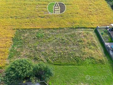 PIANIGA TERRENO EDIFICABILE DI 1270 MQ