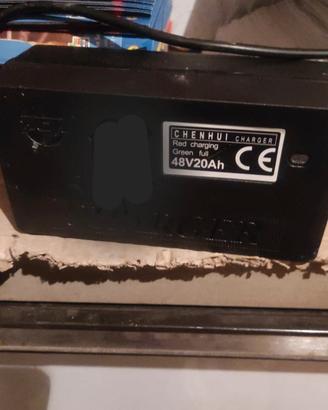 carica batterie scooter elettrico bici elett
