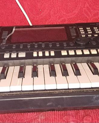 Tastiera Yamaha Psr s775