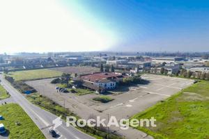 AREA COMMERCIALE: LUOGO IDEALE PER IL TUO SUCCESSO