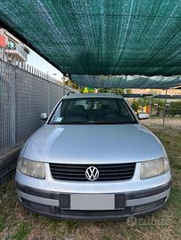 VW PASSAT B5 STW 1.9 TDI del 1998