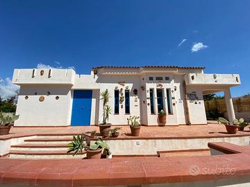 Villa o villino Noto [ReitaniVRG]
